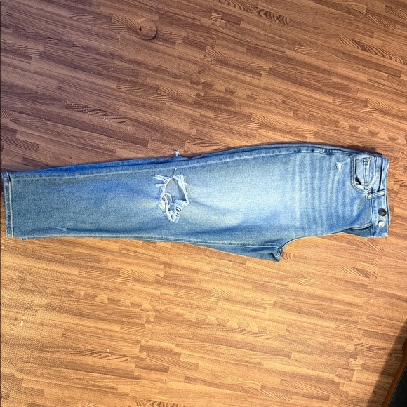 American Eagle Outfitters Light Blue High Rise Jeans - Picture 2 of 4